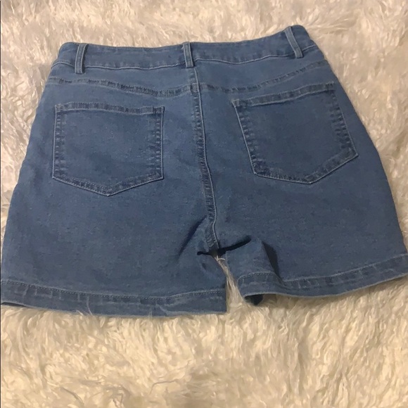 Jean Shorts - Picture 2 of 2